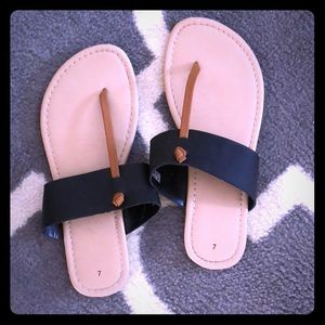 Mossimo (target brand) sandals Black and Tan sz 7